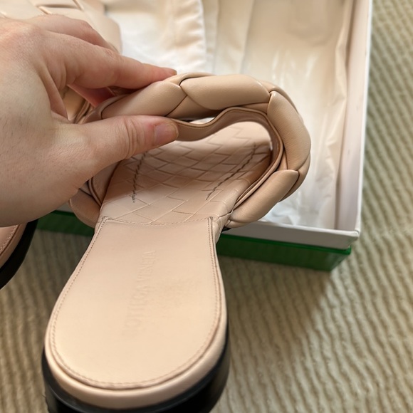 EUC BOTTEGA VENETA Size 41 Lido Flats Woven Slide Sandal in Bandage Nude Tan - Picture 10 of 12